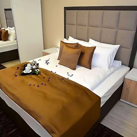 شقة فندقية Family 4*