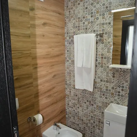 Aparthotel Family 4*